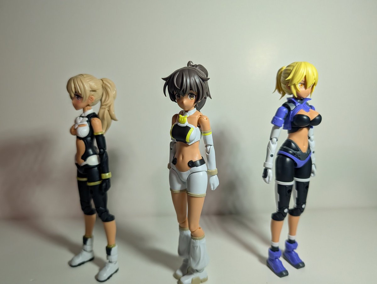 silverwolfho's tweet photo. 今日がポニーテールの日らしいので、便乗した写真。
ティアーシャ「ったく、ばかばかしいわね。」
ルルチェ「でも似合ってるよ。ティアーシャ！！」
ティアーシャ「そう？じゃあ仕方ないわね！！」
#ポニーテールの日 #30MS https://t.co/H66OGBnmWR