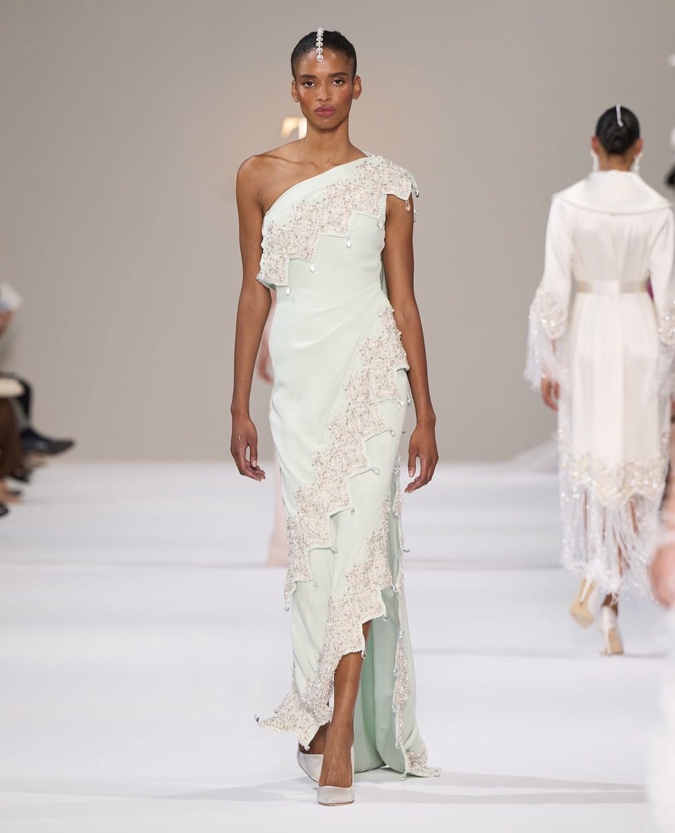 rereyfulr's tweet photo. Tamara Ralph aw26/27 https://t.co/yKn8uYf9Eo