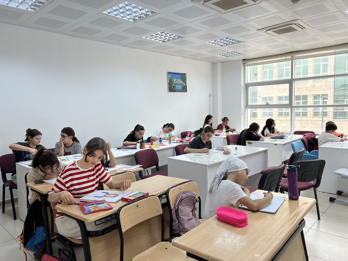 GSB_ErbaaGM's tweet photo. Yaz Kulübü kapsamında Resim eğitimimiz eğlenceli oyunlar ve aktif öğrenme yöntemleri ile merkezimizde başladı. 🎨🧑‍🎨 https://t.co/1ZpQn0fGr4