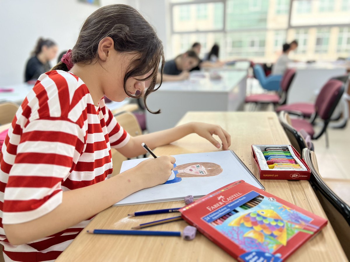 GSB_ErbaaGM's tweet photo. Yaz Kulübü kapsamında Resim eğitimimiz eğlenceli oyunlar ve aktif öğrenme yöntemleri ile merkezimizde başladı. 🎨🧑‍🎨 https://t.co/1ZpQn0fGr4