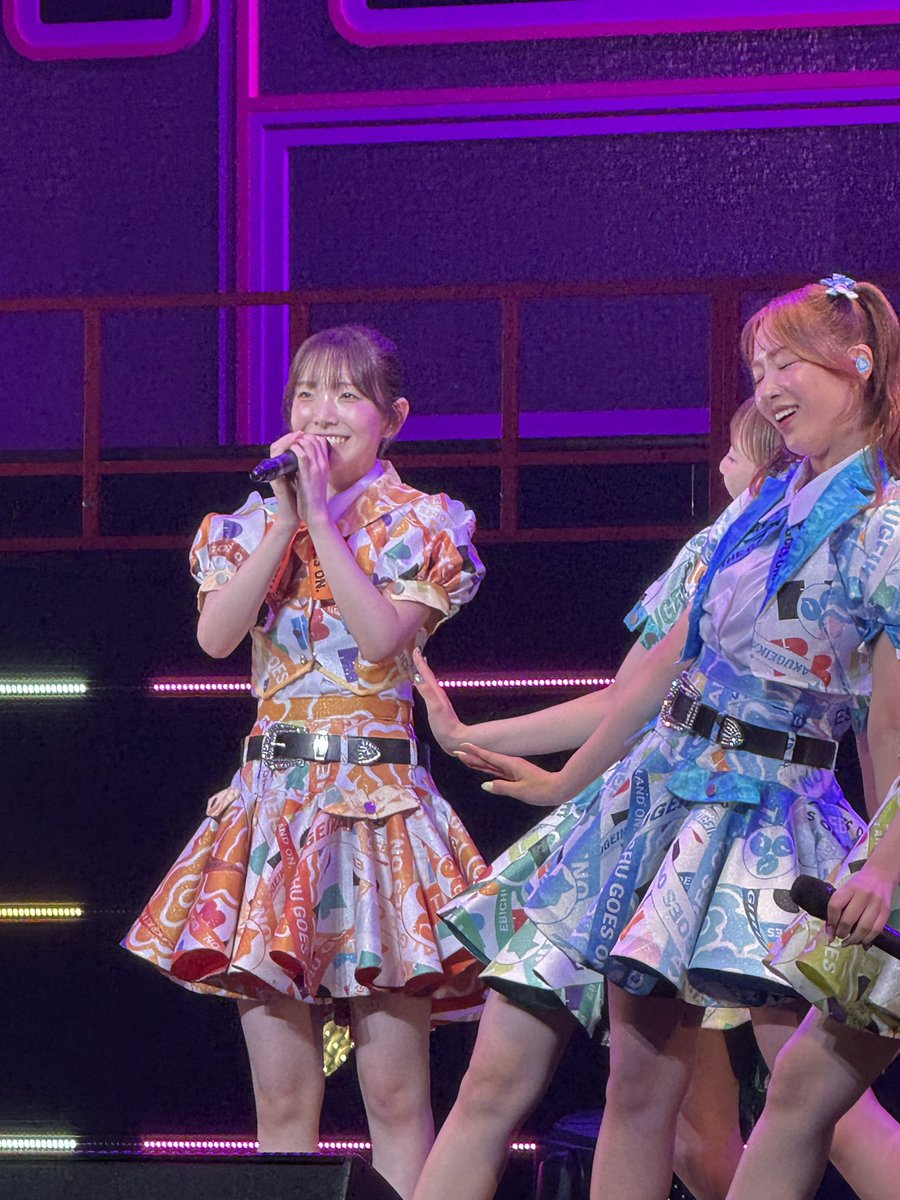 satsu3104's tweet photo. 初エビ🦐中　
大阪NHKホール２日目

ペンライト買った

マイペンライト‥😇
#私立恵比寿中学　#えびちゅう　#ミルクティー #ピンク #ハニーオレンジ　#オレンジ https://t.co/JbhmvRWfdZ
