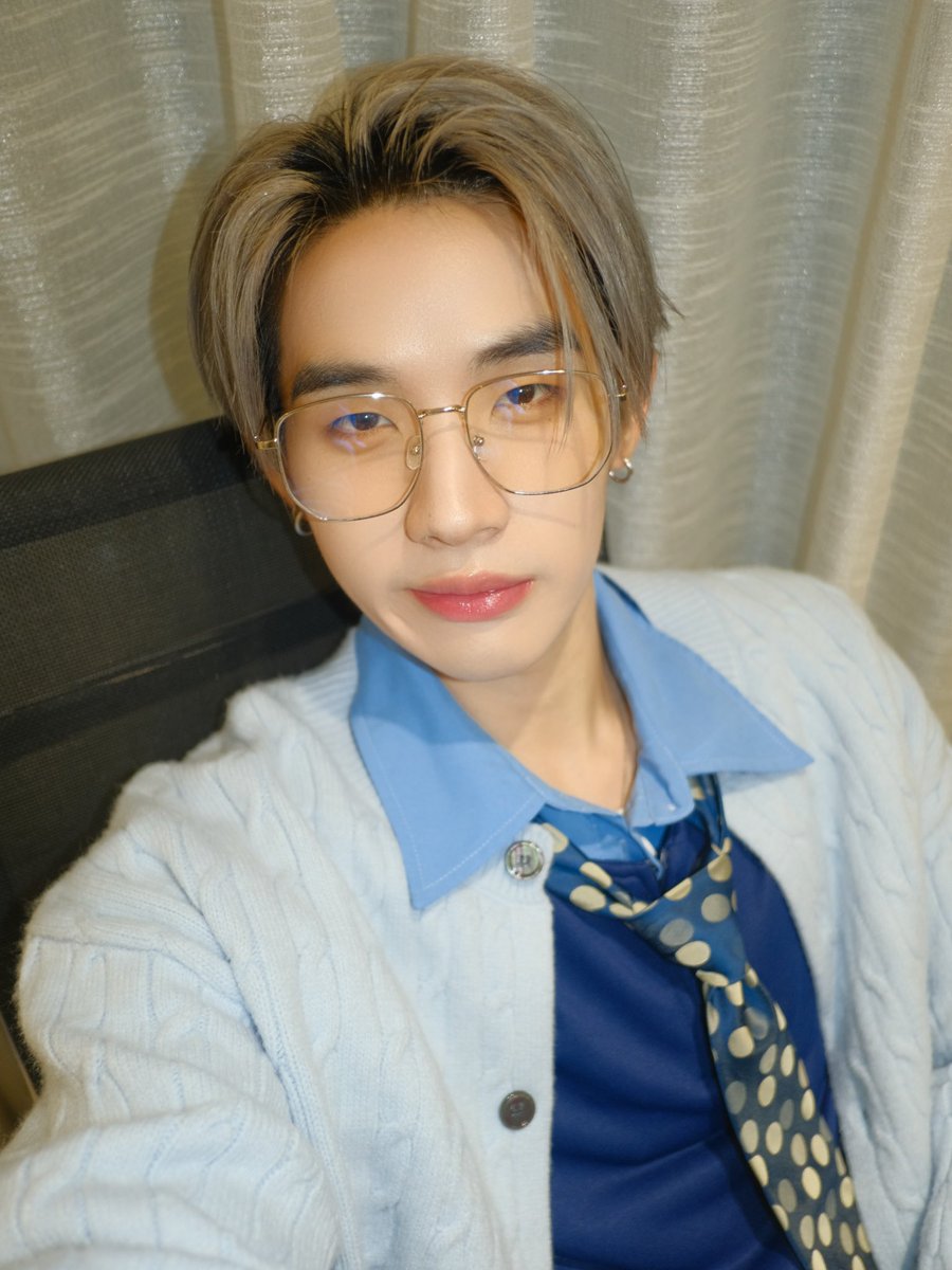 NutHongFamilyTH's tweet photo. jakkraakeup IG update 
7/7/2026

LYKN LIPGLAM LIVE77
#SmootoxLYKN
#nnutdan #hongshihoshi #LYKN https://t.co/LL2JXXkXUf