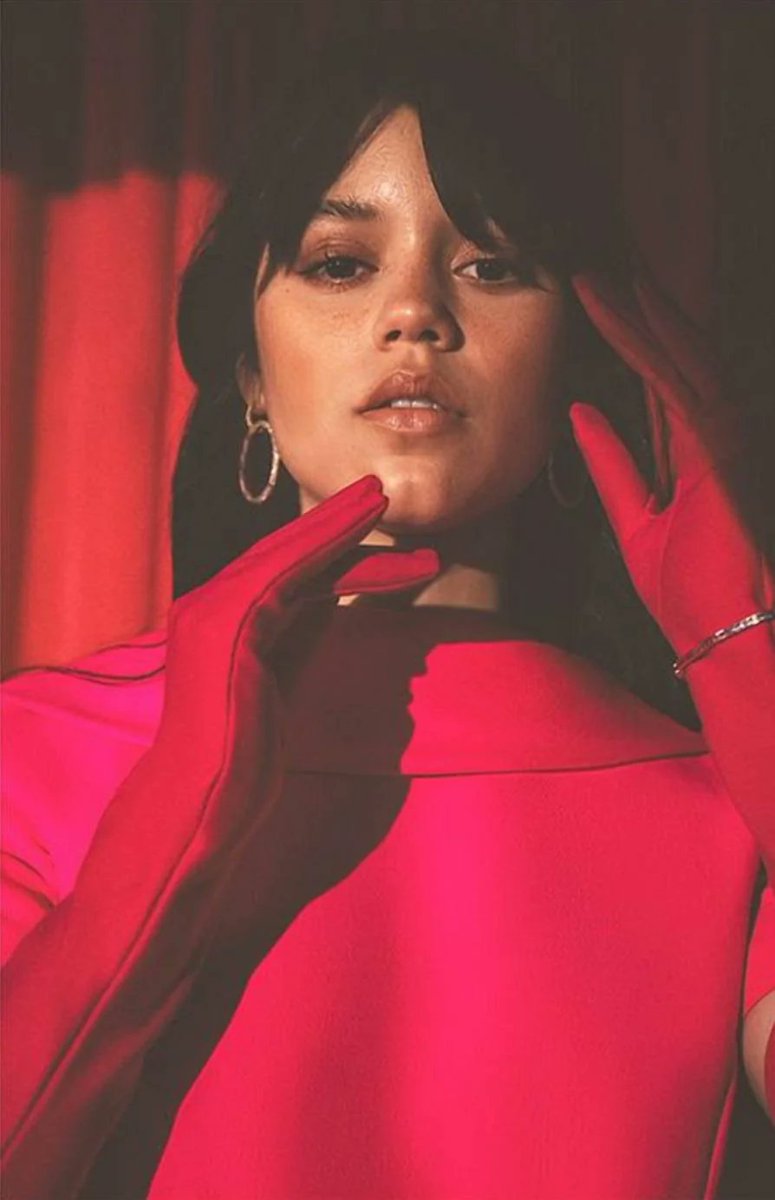 ScreenReplica's tweet photo. no words. just jenna ortega. https://t.co/9cPDDbhEga