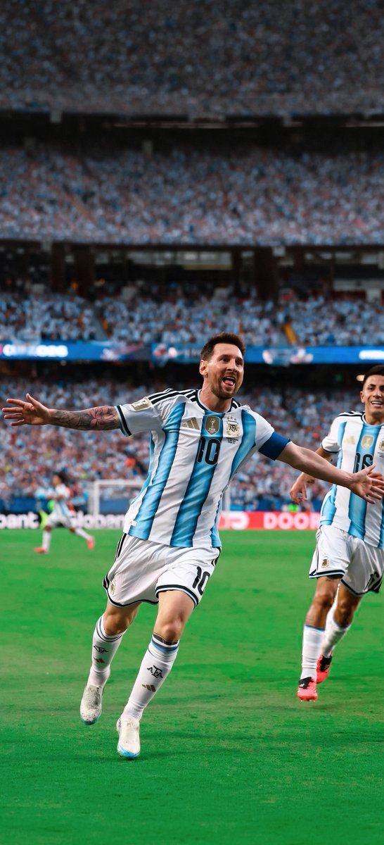 seviche64's tweet photo. @jlsilvamz @agustinromm Ok! Pense que solo hablamos de futbol, asi que te mando saludos. Aprovecha hoy para ver el mejor de la historia: https://t.co/30X4s42S9u