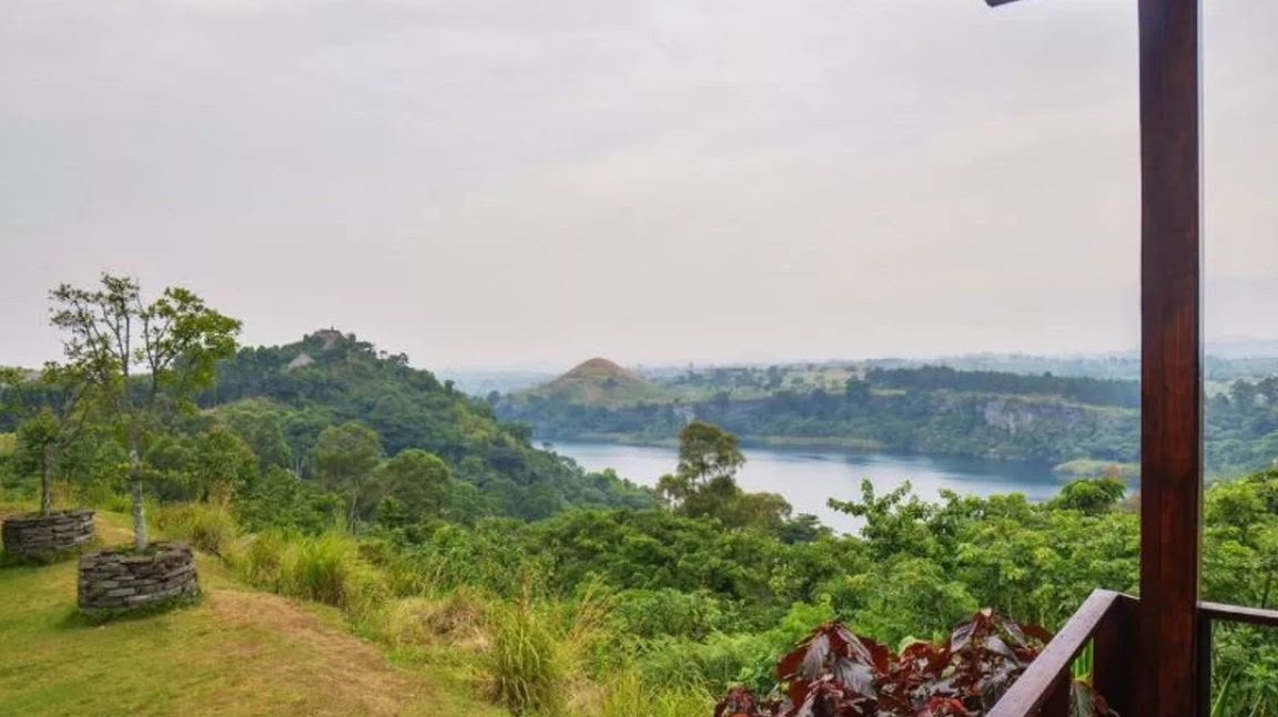 uganda44948's tweet photo. Country home for sale in Fort Portal

Near a beautiful crater lake

Plot size: 3+ acres 

4 bedrooms | 3 bathrooms 

Purchase Price: $350,000

Best use: 
Vacation home | Highend Airbnb | Wedding Getaways etc

WhatsApp + 256 702968650 https://t.co/5b0GPraeiF
