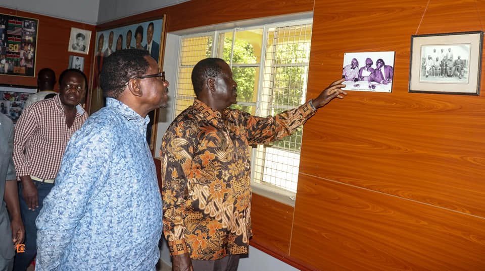 Isaac_Otwoma's tweet photo. The Spirit of Baba Raila Odinga Lives on through Edwin Sifuna

The message is clear and written all over the wall. 

Edwin Sifuna Must Be President.

#SisiNdioSifuna https://t.co/p7qP4i0DnZ