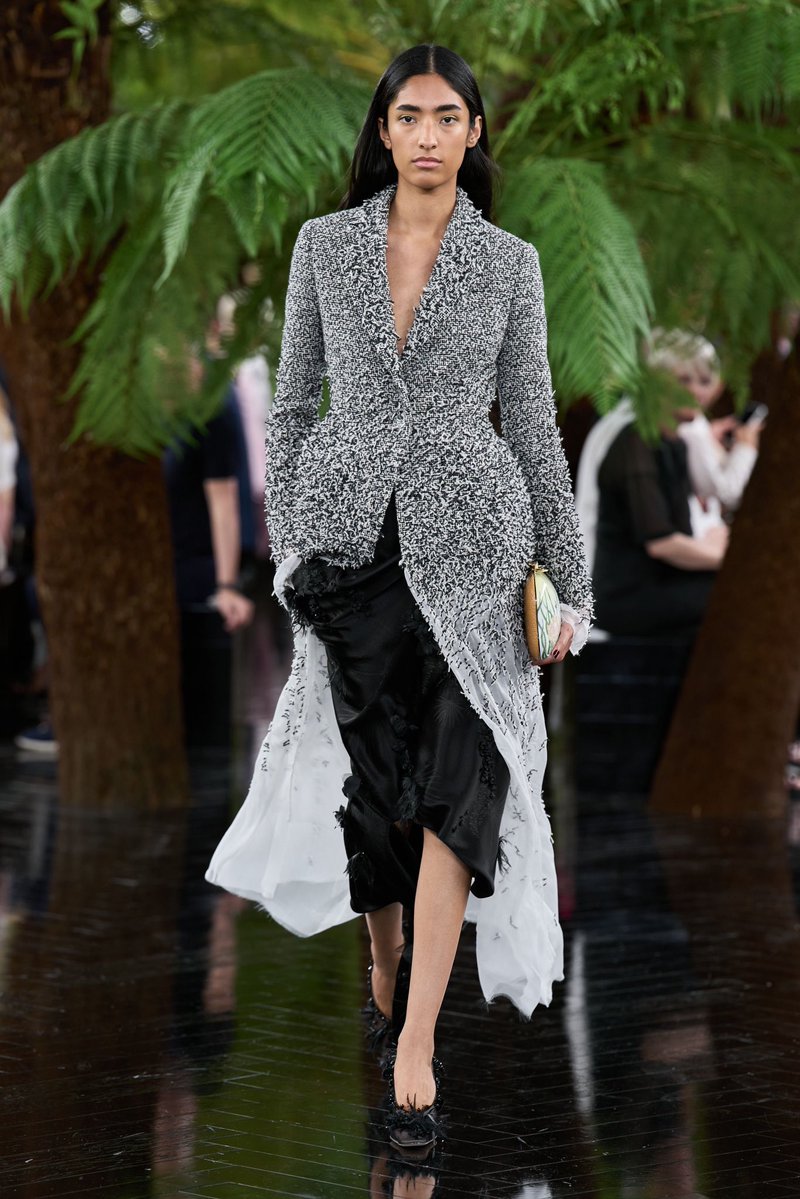 jacquemusx's tweet photo. New Dior collection, new Bar jackets!! https://t.co/IggS0214uz