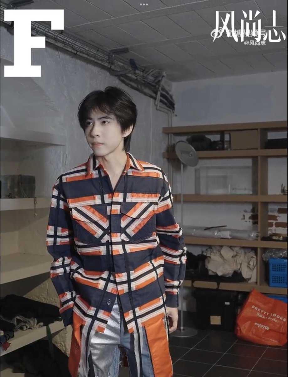 Jinceng17's tweet photo. Liu Xuan Cheng transforms every couture ensemble into an unforgettable statement of confidence, sophistication, impeccable taste, undeniable masculine charm, effortlessly always.

#LiuXuanChengPFW
#LiuXuanChengHCW27
#LiuXuanChengxRonaldVanDerKemp https://t.co/fBkA5Ip8QY