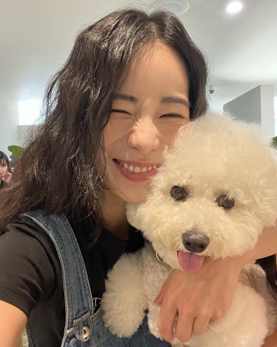 mmo0623's tweet photo. 지여니는 유명한 강아지임🐶 https://t.co/sAE6gv0DoH