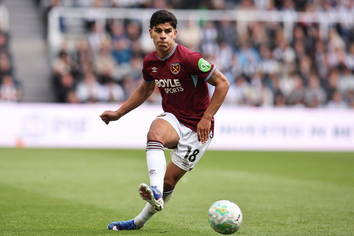 WHU_Analytics's tweet photo. How to Replace West Ham's Midfield Engine

Mateus Fernandes has joined Spurs for £85m. Replacing a 6/8 hybrid who can disrupt and progress play is a challenge, and finding "the perfect replacement" might be the wrong way to solve it.

Here are six contenders to fill the gap...🧵 https://t.co/6fywNoYdWC