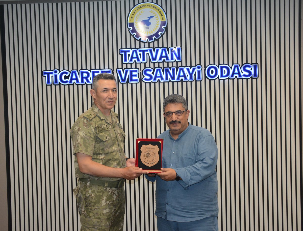 tatvantso's tweet photo. 10. Komando Tugay Komutanı Tuğgeneral Tahir Kılıç’tan Odamıza Nezaket Ziyareti https://t.co/gSHI5lkS3Z @Bilaldagdagan https://t.co/MDih2fEJwE