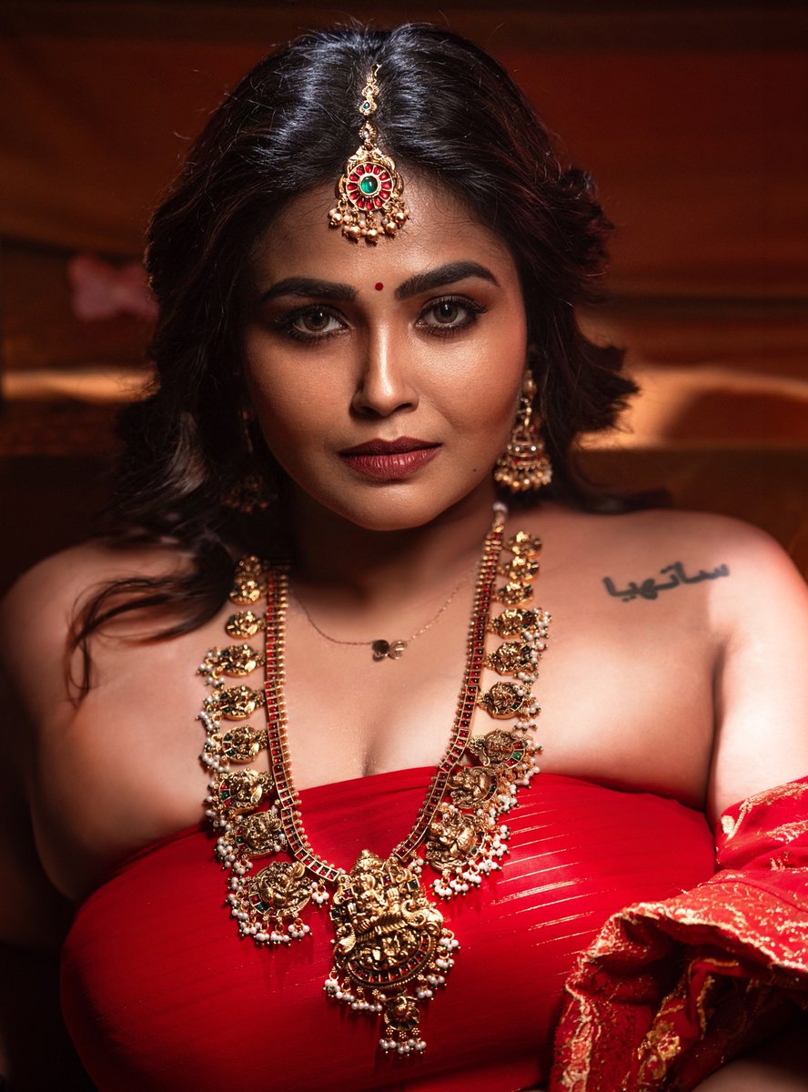Umoactress__'s tweet photo. Perfect Paalmaadu Competitor for Reshma பசுpuleti 🐄🍑😋 https://t.co/vpveJZ0Roq