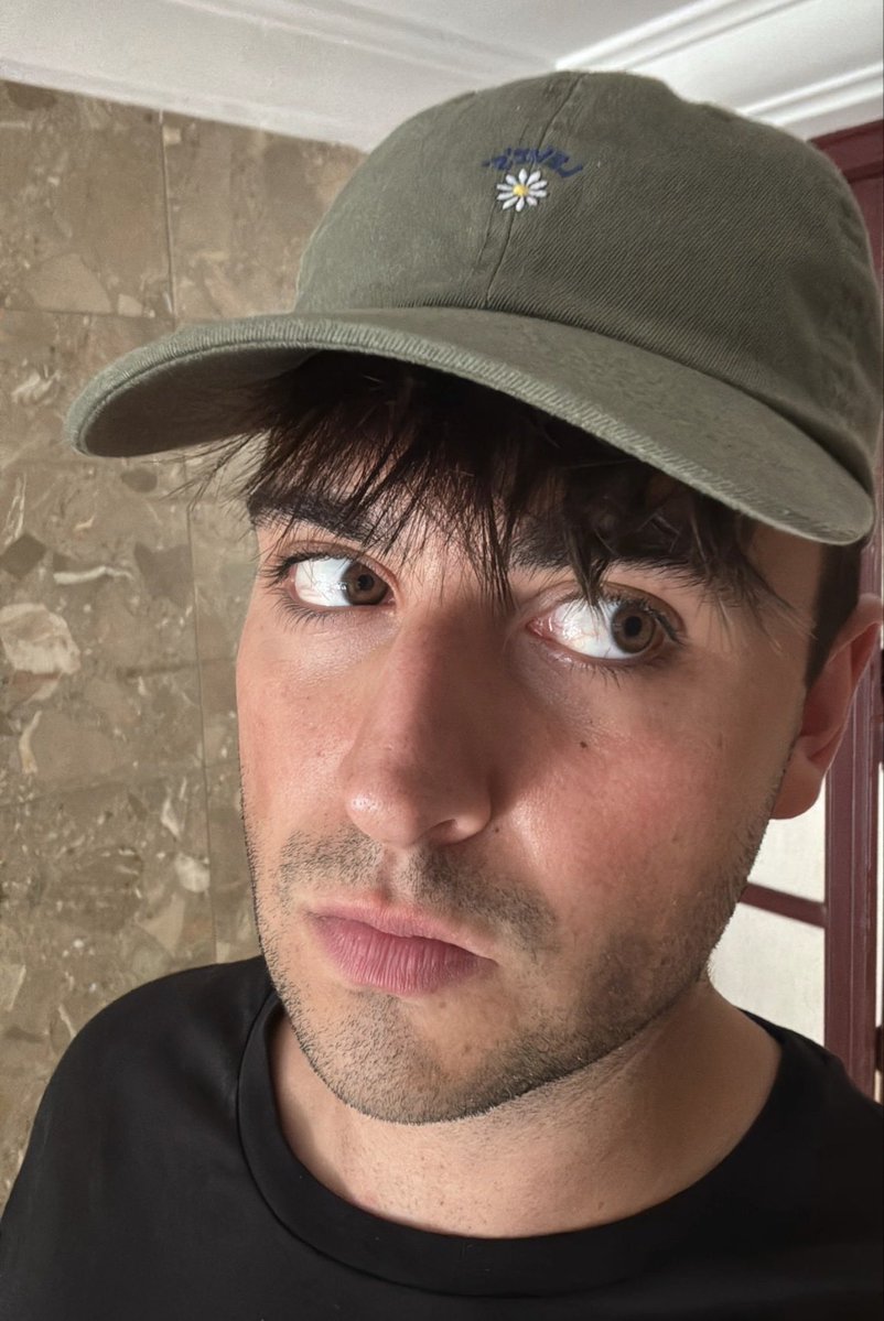 caardelina's tweet photo. “Petadme el TikTok que lo paso fatal grabando covers por dios 😭”

POR FAVOR SI TIENES LA MEJOR VOZ DEL MUNDO! https://t.co/Syaf9NQtqe