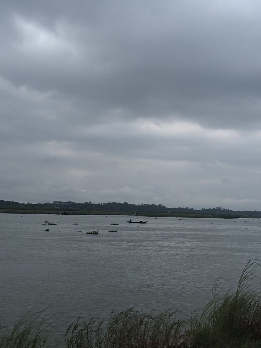 Rashedur_'s tweet photo. Where the river flows, my mind finds peace. 🤍 https://t.co/hL2uLhqlRV