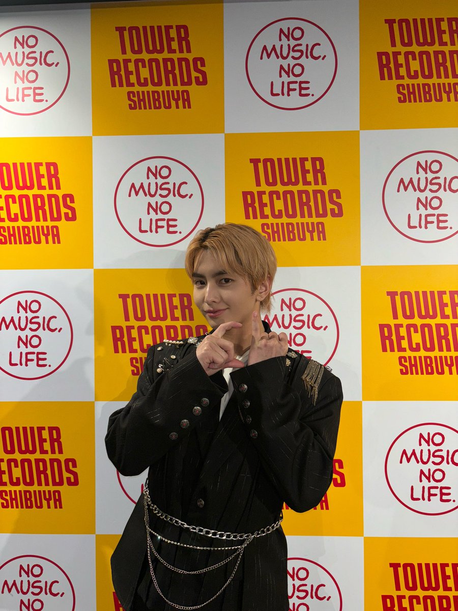 BANGERS_KAITO's tweet photo. 「好きだけどグッバイ」リリイベありがとうございました！
七夕をみんなと過ごせて嬉しかったです！ そしてオリコンデイリー2位！本当にありがとうございます！
この3ヶ月、Bamとたくさんの思い出を作れたことが僕の宝物です。 これからもKAITOについてきてね！
みんなの願い事が叶いますように🎋💫 https://t.co/cnyKBnihd9