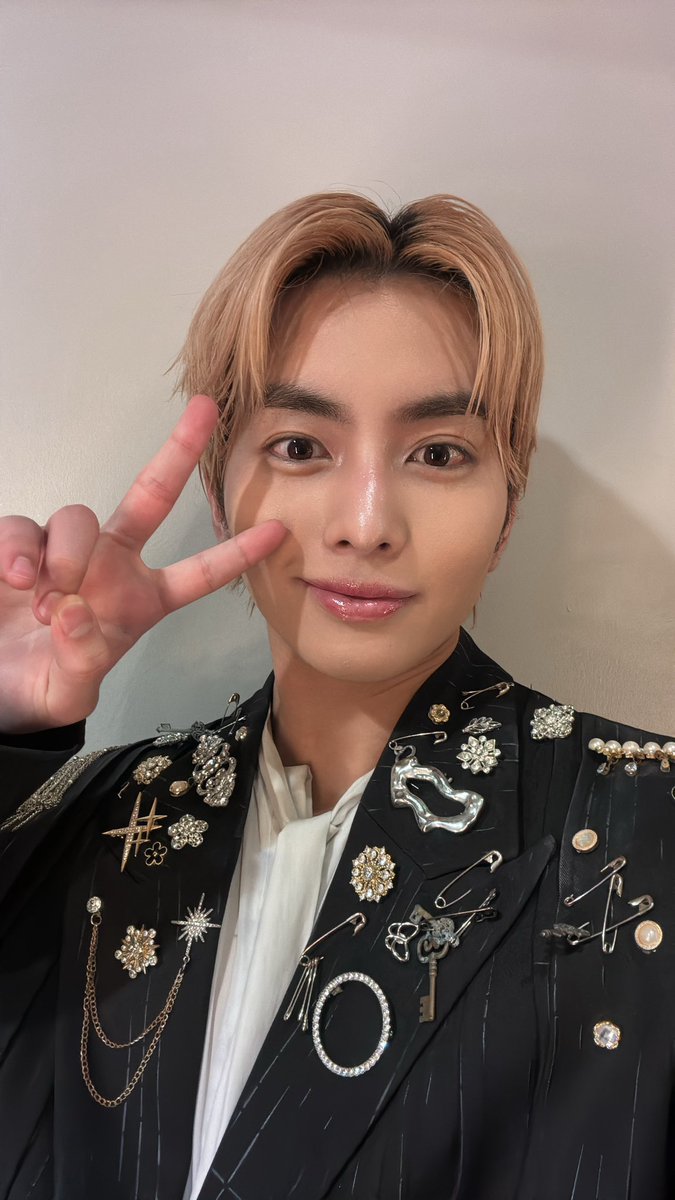 BANGERS_KAITO's tweet photo. 「好きだけどグッバイ」リリイベありがとうございました！
七夕をみんなと過ごせて嬉しかったです！ そしてオリコンデイリー2位！本当にありがとうございます！
この3ヶ月、Bamとたくさんの思い出を作れたことが僕の宝物です。 これからもKAITOについてきてね！
みんなの願い事が叶いますように🎋💫 https://t.co/cnyKBnihd9