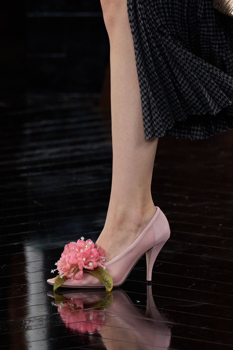 jacquemusx's tweet photo. The fairies will love the floral details. https://t.co/a73RAPsgrw