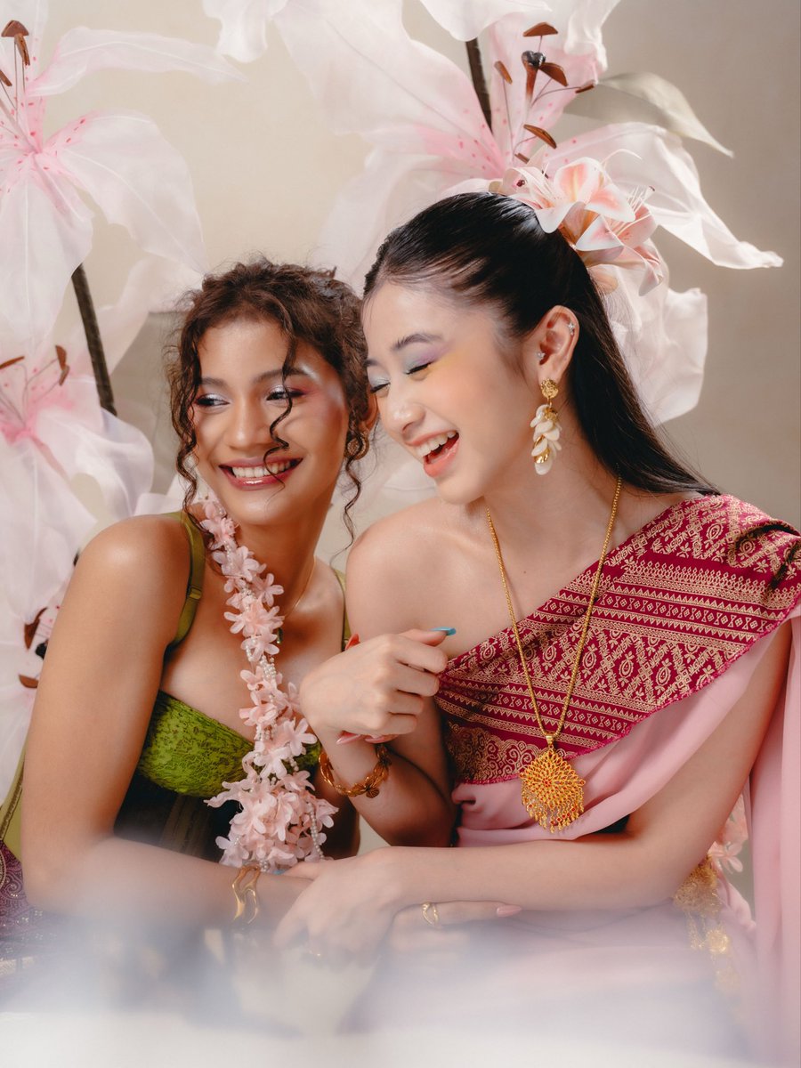 official_papion's tweet photo. when two cultures meet in beauty
we rise by supporting our sisters ๐ฆ
Indonesia x Thailand cancer girls โ๏ธ
#papion #ponnpapion #naufapapion https://t.co/G8A46nrH8E