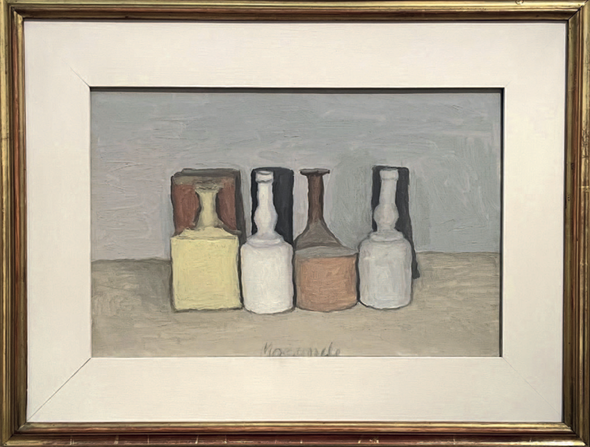 CasemateMag's tweet photo. “Giorgio Morandi donne à ces objets du quotidien une monumentalité étonnante et très belle”, remarque Kim Consigny devant cette “Nature morte” de 1956 (Palette, dans Casemate n°203, en vente chez votre marchand de journaux). https://t.co/r9kCsAMl1l https://t.co/1QszQ9d9Xe
