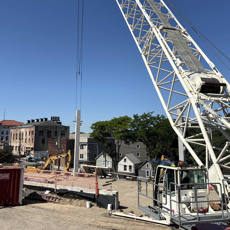 Andron_CC's tweet photo. Precast Concrete!
at the new Multi-Modal Transportation Hub in Ossining.
The crane has been set in its first position, and the first pieces of precast concrete have been set. Precast exterior walls will follow. https://t.co/4tgfj5npvq