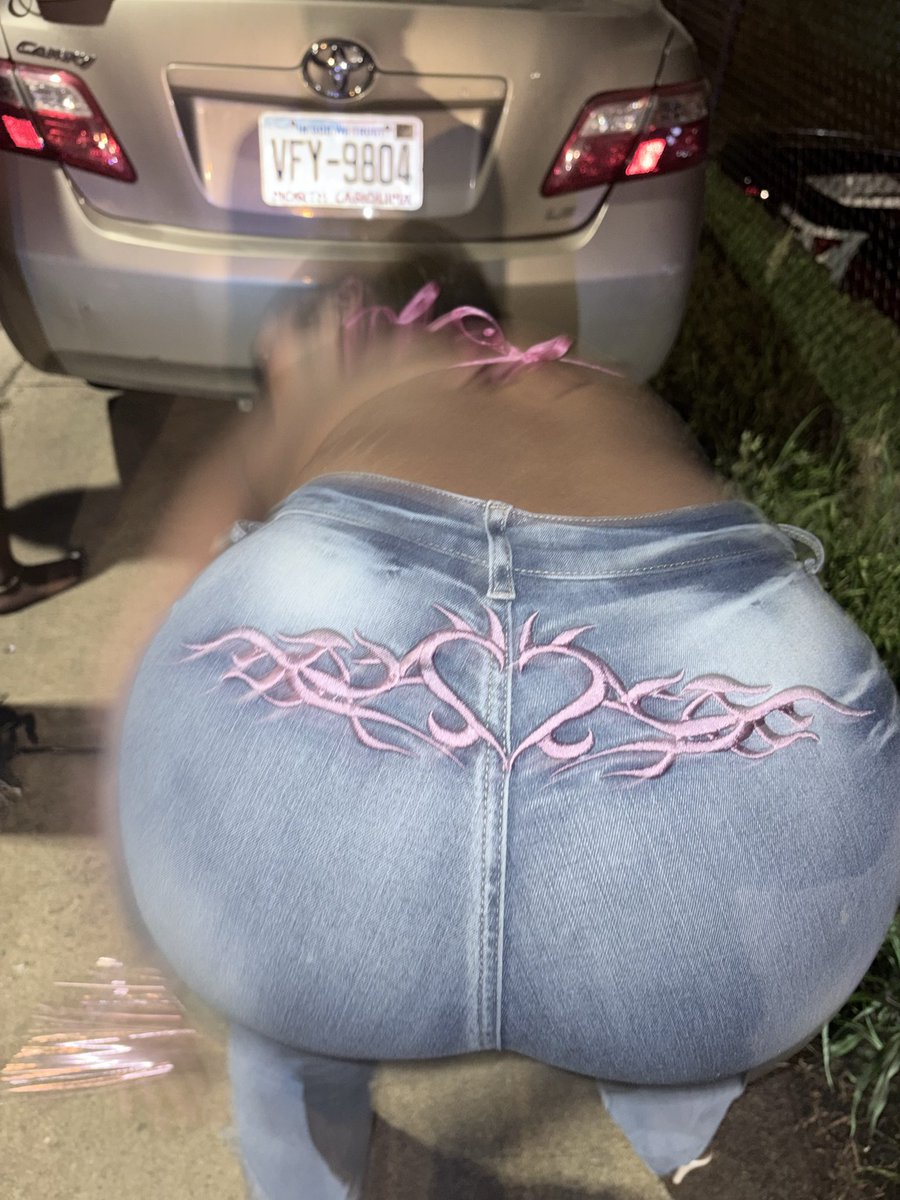 Maya_B000's tweet photo. Back view 🥳 https://t.co/GjpNXwZZrN