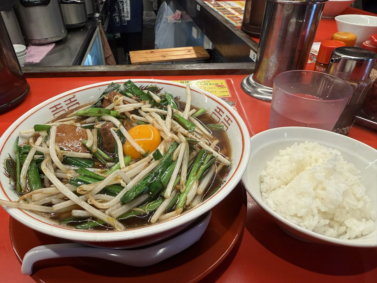 k0usei_run's tweet photo. 東京出張40分ジョグ終わり。

今回は御茶ノ水起点の出張なので、晩飯に新御茶ノ水駅そばのニラレバ中華満腹でレバニラ中華そば食べてスタミナ補給。

その消化も兼ねて日本橋や三越前などをゆっくりジョグしました。 https://t.co/nQwcmpGzp7