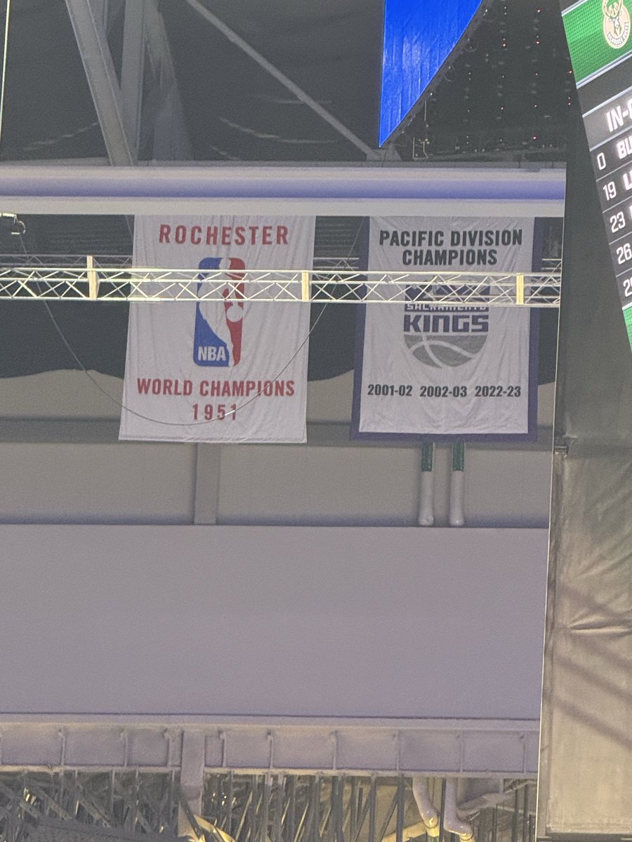 rob40cal's tweet photo. Swept the California Classic. Hang the banner??

#SacramentoProud https://t.co/OOCyHOWU2n