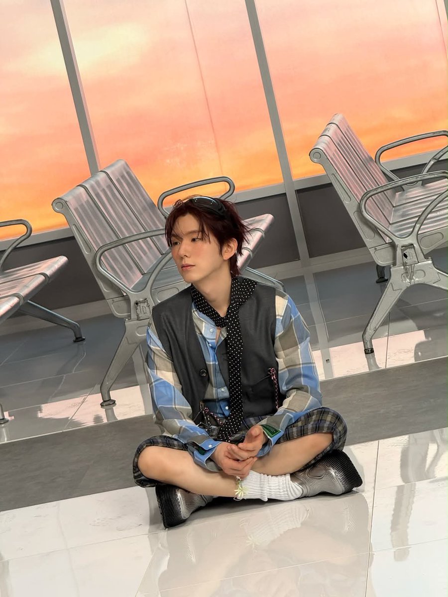 MONSTAXBASE's tweet photo. Kihyun [BORDERLINE] Concept Photoshoot and “So Good” MV behind the scenes from MONSTA X Instagram Channel #기현 #KIHYUN (1/24) https://t.co/kVZ6wLOxum
