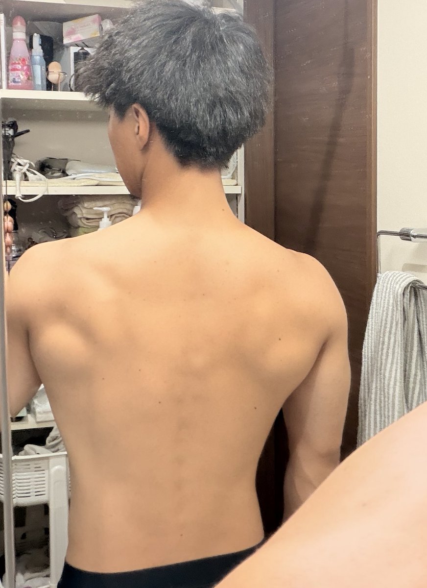ok2tea2's tweet photo. 体重が増えて常にお腹出てる
今日は胸と背中 https://t.co/FjbQtQOeWe