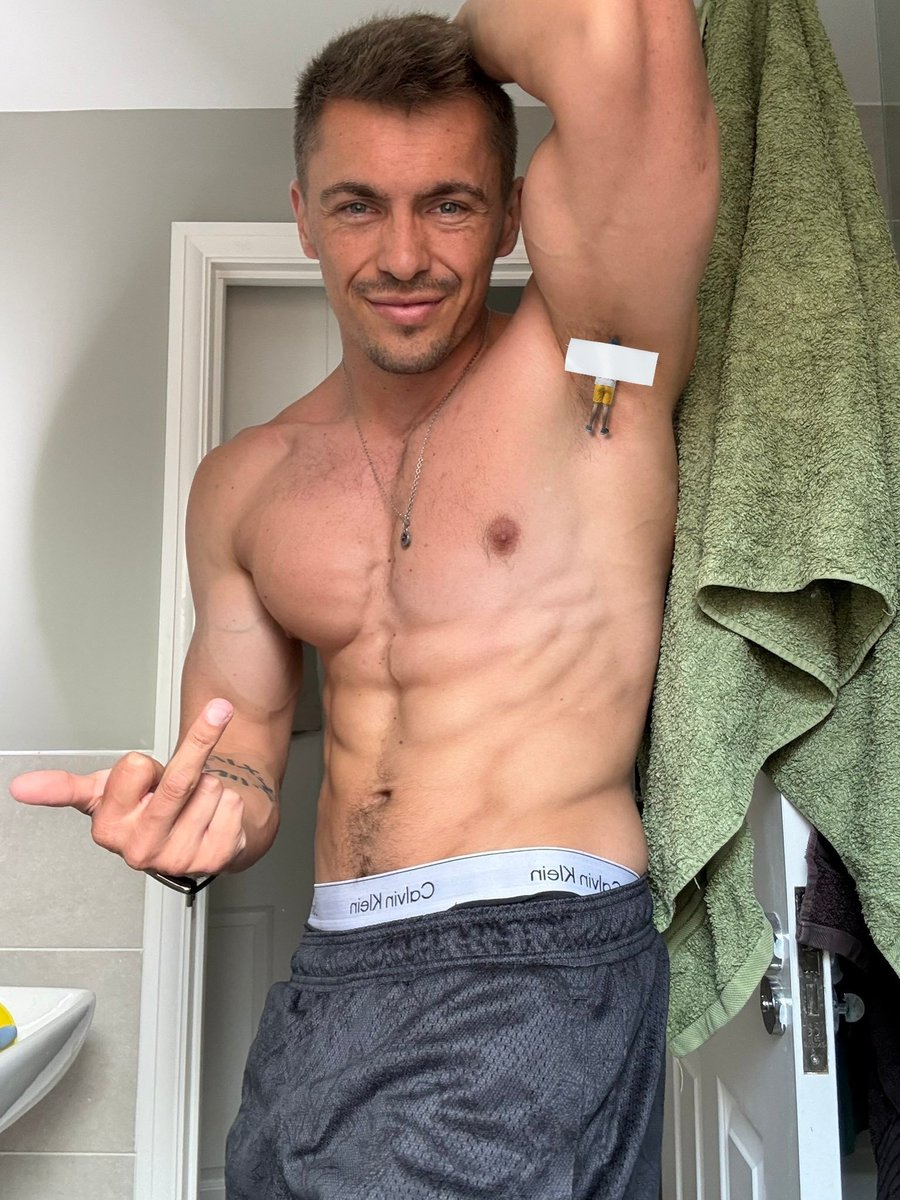 thetinyguy1's tweet photo. Tiny Cuckold Son and Bull Male

The Giant is: @AlphaGodAlex go follow Him 

#cuck #cuckson #malefeet #humiliation #malefoot #armpit #macrophilia #microphilia #maledom #malefindom #giantandtiny #stomp https://t.co/hM6gBuevQ3