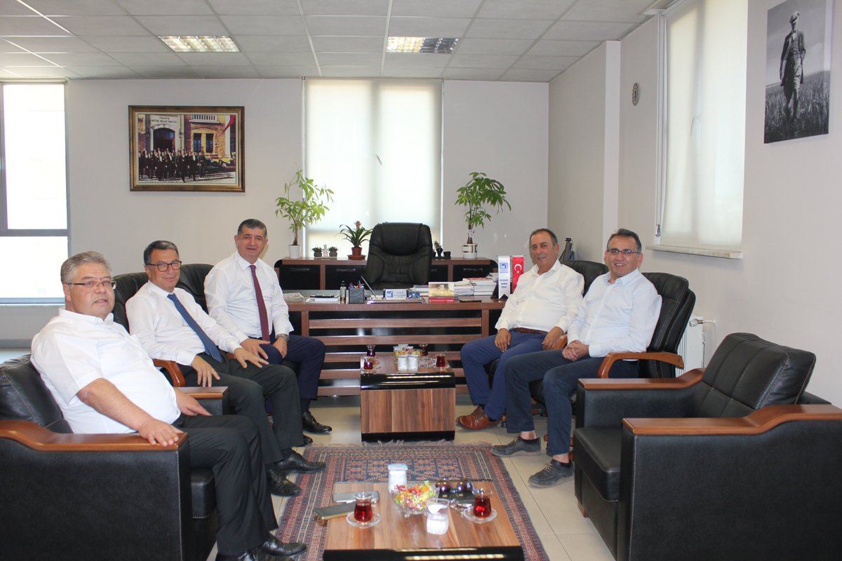 Esmmmo's tweet photo. Geçmiş dönem Antalya SMMM Odası Başkanı ve aynı zamanda CHP Antalya Milletvekili Sayın SMMM Mustafa ERDEM, CHP Antalya Milletvekili Sayın Av. Cavit ARI, Eskişehir Büyükşehir Belediye Başkan Vekili Sayın Hasan ÜNAL, ⤵️ https://t.co/Tf1cixNBob