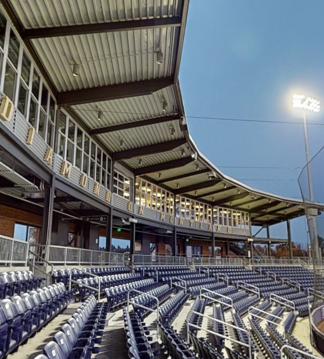 CoachEddieSmith's tweet photo. #diamonddaWgs https://t.co/I267CoM8Zp