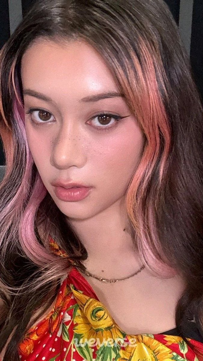 fishbxwl's tweet photo. pink haired megan come back to me https://t.co/AWsulIWgfR