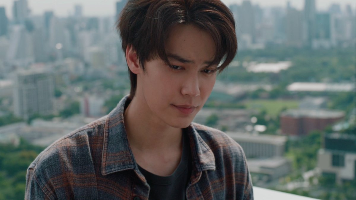 GMMTV's tweet photo. พกค้อนมาทำงานแบบนี้ แปลว่า?
#MrKillSeriesEP1
@dew_jsu https://t.co/ElrW7iCIcG
