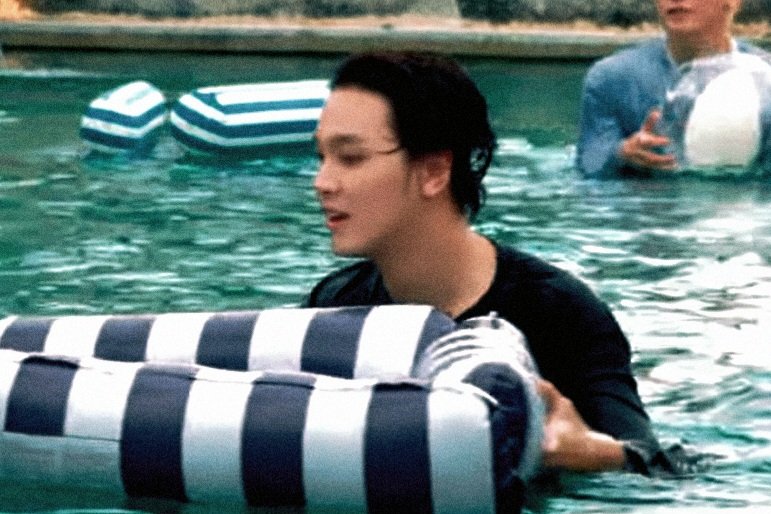 haechanprints's tweet photo. haechan in the pool... https://t.co/PddT8jwvLB