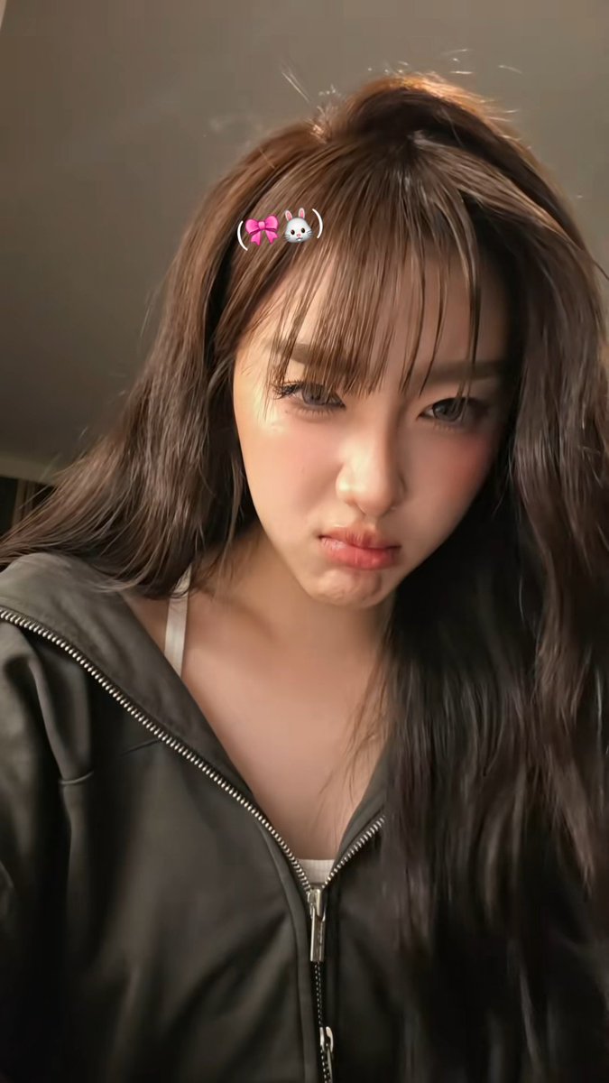 sssss_s96's tweet photo. พวกหมวยหน้าม้าชอบเล่นกับใจนี่จริงๆ แต่เล่นบ่อยๆได้เลยน้า ชอบ 😔 https://t.co/yPXFKI5yei