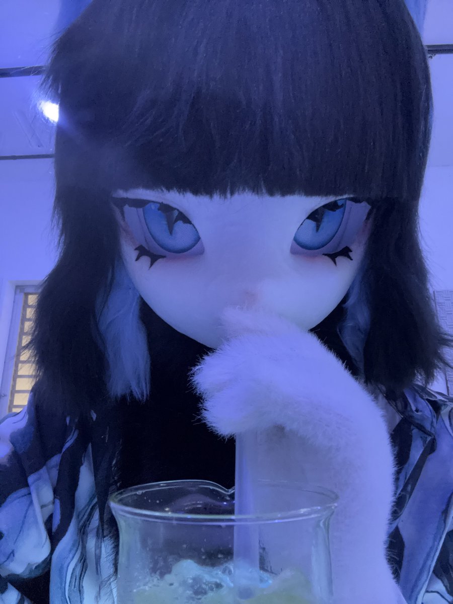 Miumilku's tweet photo. のんでるところとりたかったけどへたくそかも https://t.co/EEnBIgD2RA