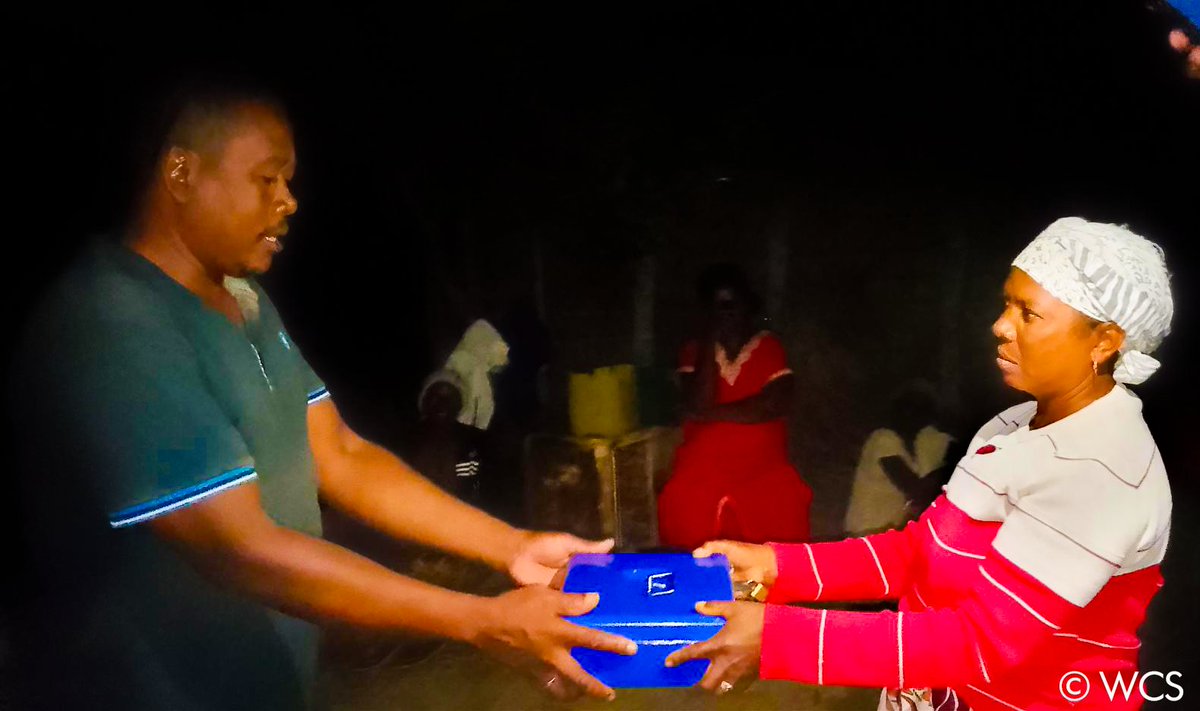 WCS_Mada's tweet photo. In Ankarea, in the Northwestern marine landscape, 5 new Blue Fund groups were created in June, bringing the total to 12. Within #RECOS (@commission_coi   @AFD_France   @FFEM_Fr ) , this initiative strengthens #marineconservation and the economic #resilience of riverside families. https://t.co/LllNj2OUk5