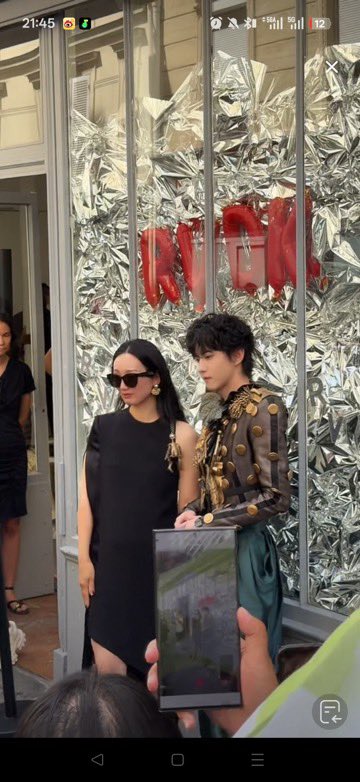 ThuHoen's tweet photo. Liu Xuancheng always exceeds expectations. This collaboration will be no exception.

#LiuXuanChengPFW
#LiuXuanChengxRonaldVanDerKemp
#LiuXuanChengHCW27 https://t.co/8chAi6CO6M
