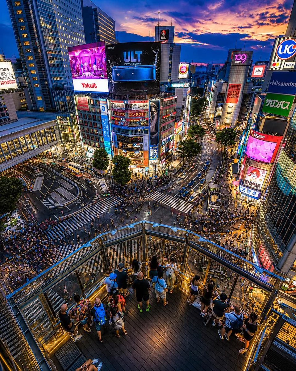 MagicalV31610's tweet photo. Can you guess this city without using Google? https://t.co/Lp3CDGqWB9