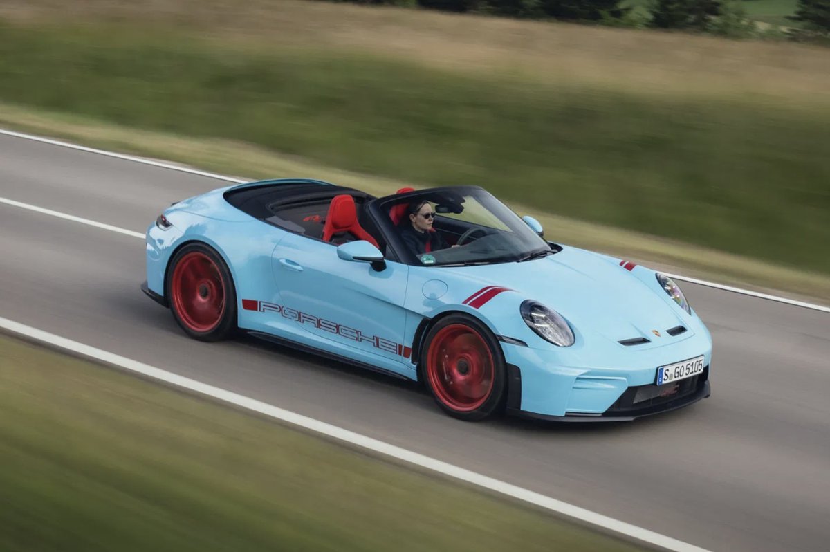 PistonHeads's tweet photo. Crime against humanity or the greatest ever companion for a sunny day? 

https://t.co/wlU8Wefhhy https://t.co/JKxzHoHCwd