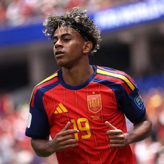 CULER_PETER's tweet photo. Sacked 3 Real madrid managers in 2 seasons , made dictator mbappe trophyless for 2 seasons in a row , retired Ronaldo from football 

He did all this at just 18 years of age https://t.co/VDmm3fH19B