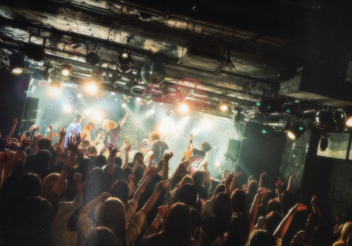 KiD__official_'s tweet photo. KiD 6周年ONE MAN LIVE「おやすみ。」
7月7日(火) 高田馬場CLUB PHASE

🌌セットリスト
https://t.co/71c9wBOAdo #Spotify

🌌楽曲配信
https://t.co/vXukOlwpRH

🌌YouTube
https://t.co/dMGmQYxbvg https://t.co/Qvn67QTCC7