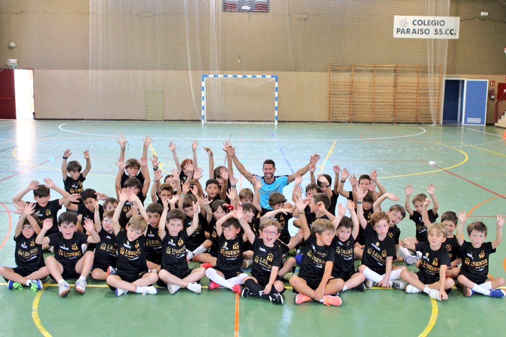 RandoriSport's tweet photo. 🤩 Una mañana increíble en el colegio @paraisosscc @cdparaisosscc con la visita de @17RaulCampos al Campus @museolegends

➕3️⃣5️⃣ jugadores han disfrutado con el capi🇪🇸

🤝🏻 Aprendizaje, preguntas y mucho fútbol sala https://t.co/yNHFy6Md0Q