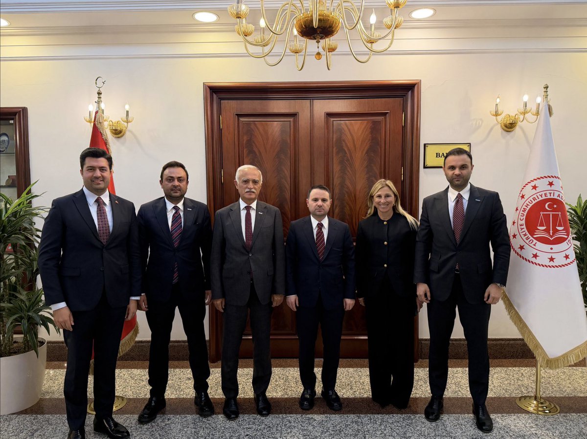 NailOlpak's tweet photo. Bugün, Adalet Bakanımız Sayın Akın Gürlek’e DEİK YK Üyemiz Ebru Özdemir ile birlikte hayırlı olsun ziyaretinde bulunarak iş dünyamızın gündemini ve Türkiye’nin AB’ye tam üyelik sürecinde yaptığımız çalışmaları konuştuk.

Sayın Bakanımıza kabulleri için teşekkür ediyorum. 

@abakingurlek @adalet_bakanlik

#İşimizTicariDiplomasi