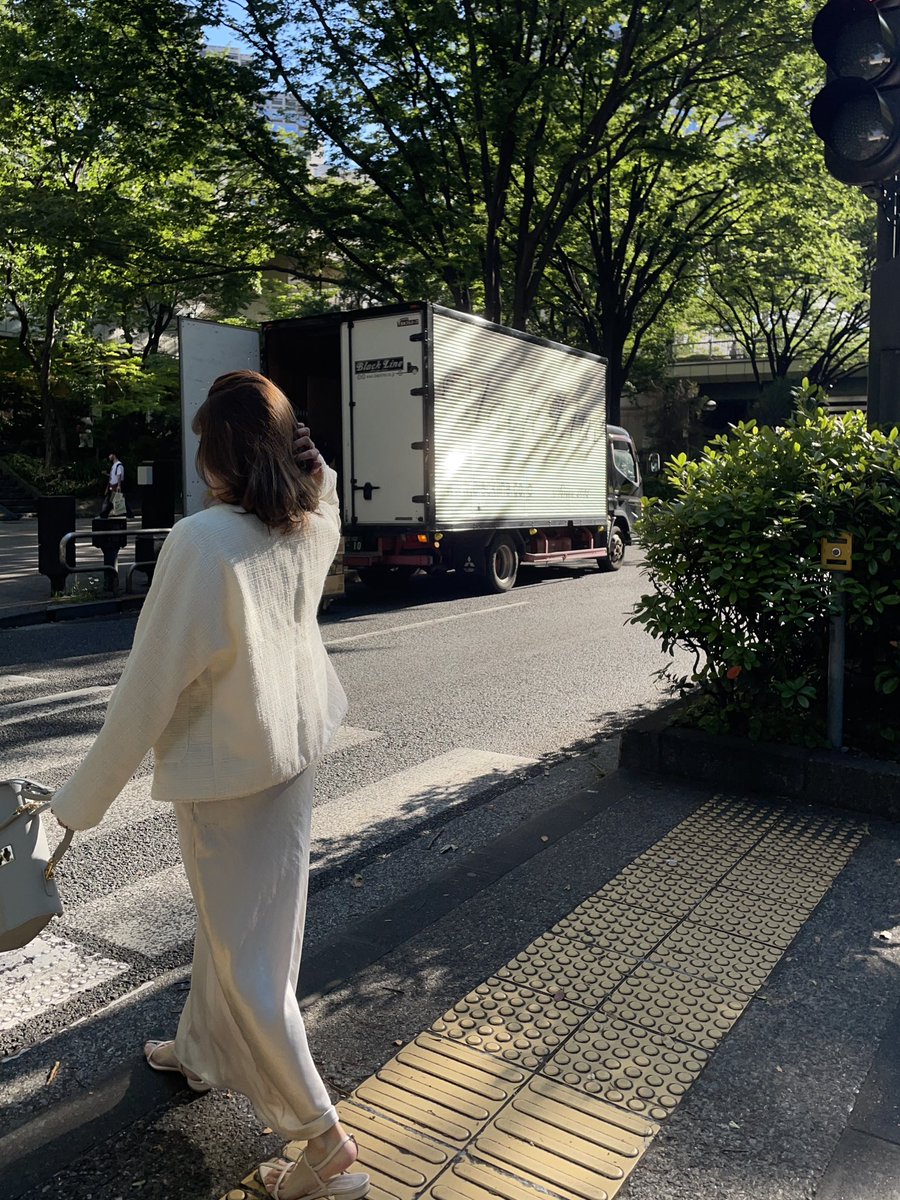 ktmk___55's tweet photo. 身長が低いので、コーディネートは直線と曲線をうまく取り入れてカジュアルかつキュートな印象が残るようにしてる🪻シンプルだからこそ、数年後も似合うように着こなしていたいな https://t.co/D9vERyzVdm