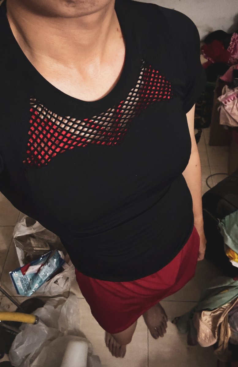 Aleciaacder's tweet photo. merah merah gini ada yang mau unboxing ga?🤤

#cder #cderindo #cdersby #crossdresser #femboy #femboyindo https://t.co/dGc2cYf3Ji