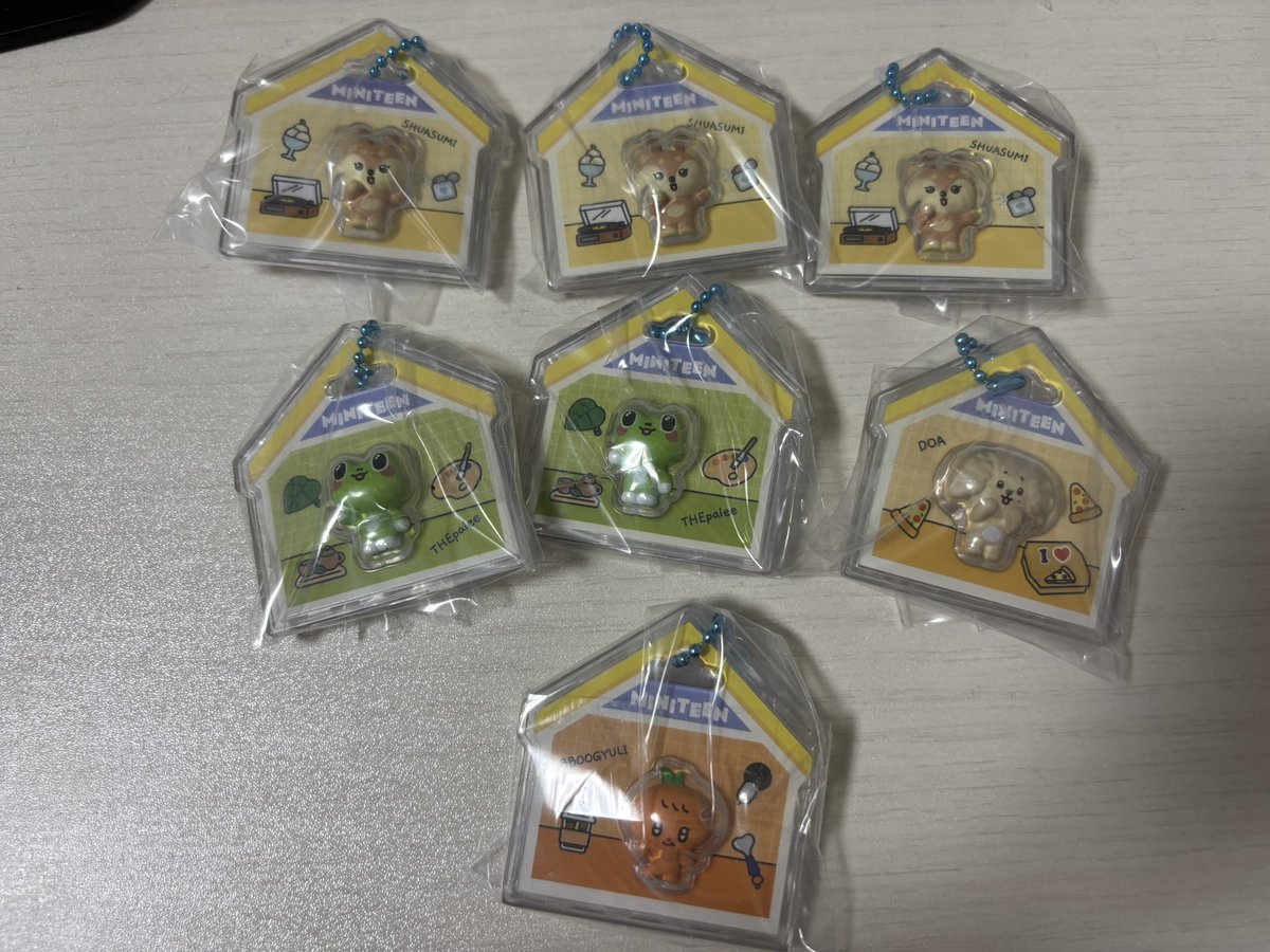 _watashuki's tweet photo. ミニティーングミ
譲　🐰×3🐸×2🍕🍊
求　🍒>🦖 https://t.co/PrRQLTg3Ua