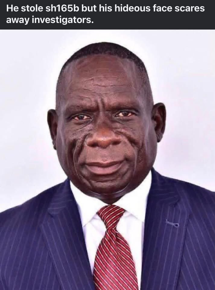 DrMorgans01's tweet photo. 🚨🚨: How about the selective enforcement of the law??
Someone walked away with 165bn and he was reserved for subscribing to a particular political group ,
Another was in charge of the same suspected house and he was re-recruited on duty, 
while others are highly promoted for being responsible for the same crimes!
Let all of them be charged or they invest that money like their master advised .
We say no to selective prosecution.