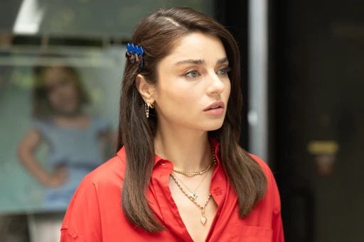 SiteAycaES's tweet photo. 📸| #AyçaAyşinTuran como Defne en el capítulo 04 de #MuhtemelAşk https://t.co/bCzsYOxVgn